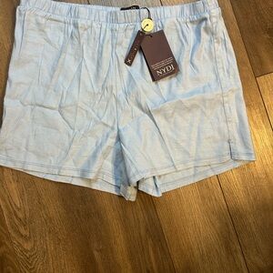 NYDJ women’s linen pull on short. Size 10